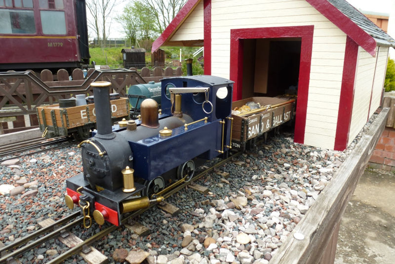 Mamod in engine shed