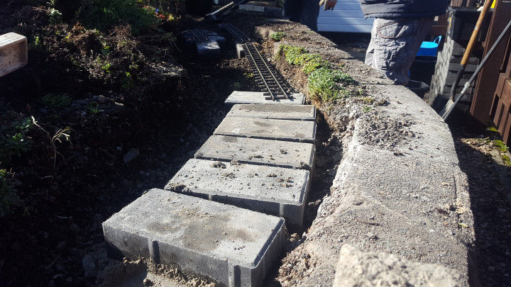 Scenes from relaying the front track