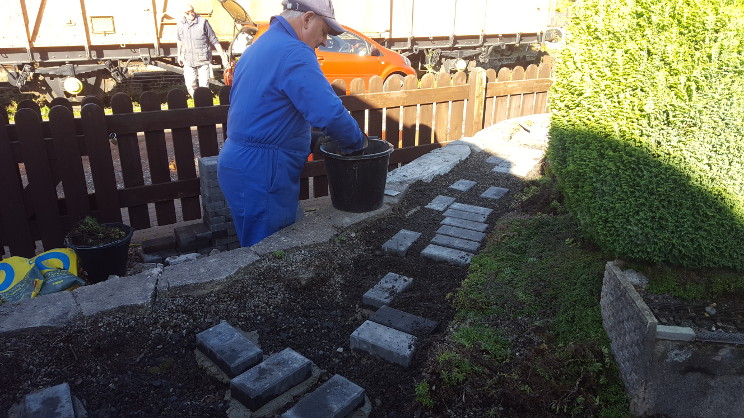 Scenes from relaying the front track