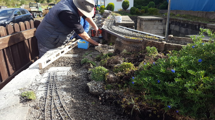 Scenes from relaying the front track