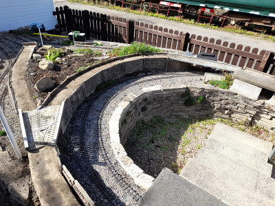 pictures of track being lifted