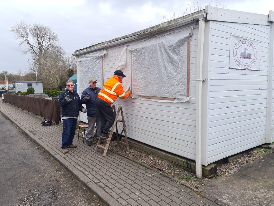 Dave's happy hut pic