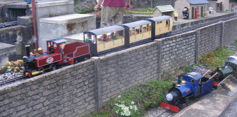Trains on the upper and lower tracks